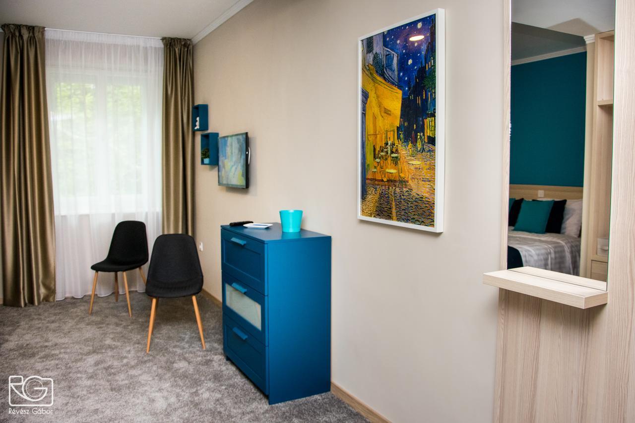 Erzsebet Szallo Csongrád Buitenkant foto
