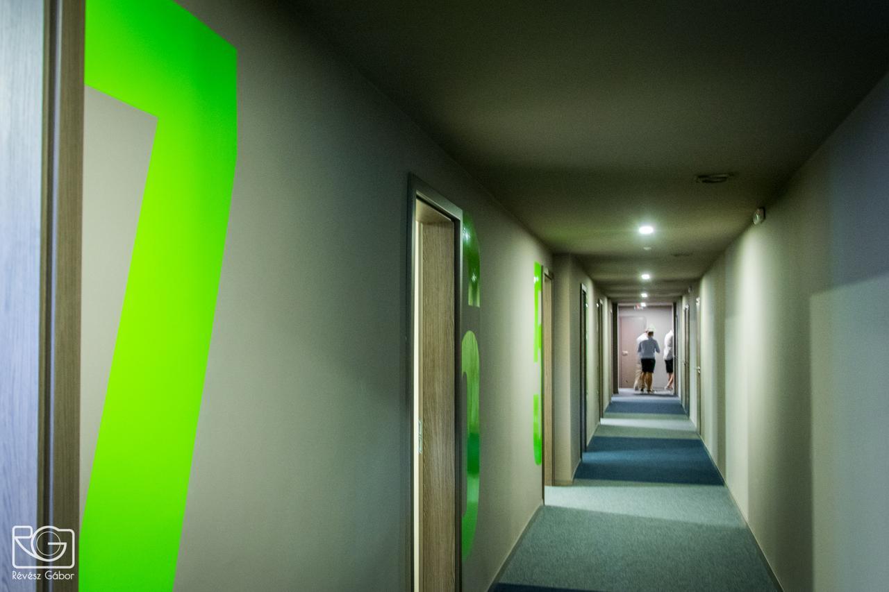 Erzsebet Szallo Csongrád Buitenkant foto